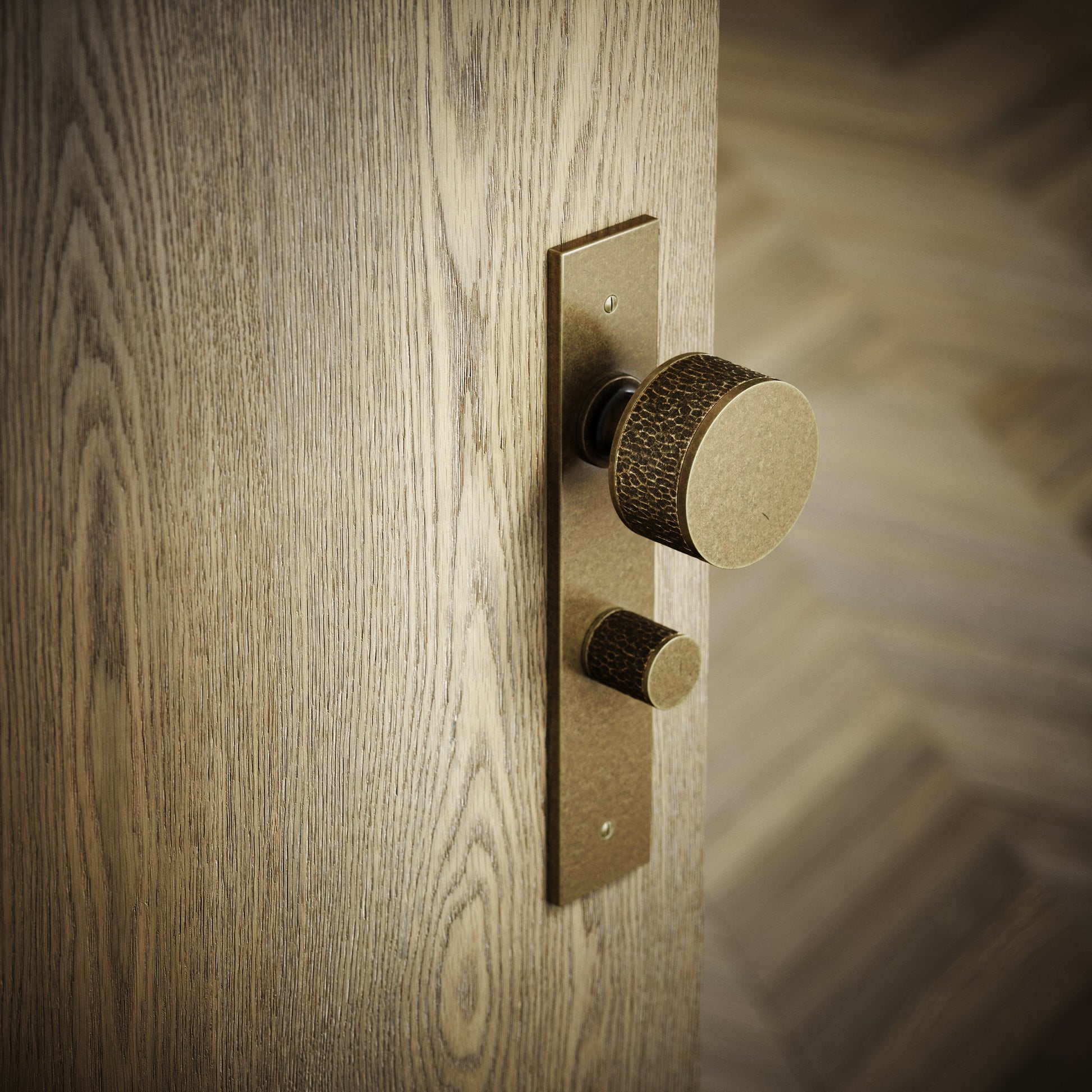 Grosvenor Aged Bronze Hammered Bathroom WC Knob & Plate Thumbturn Set