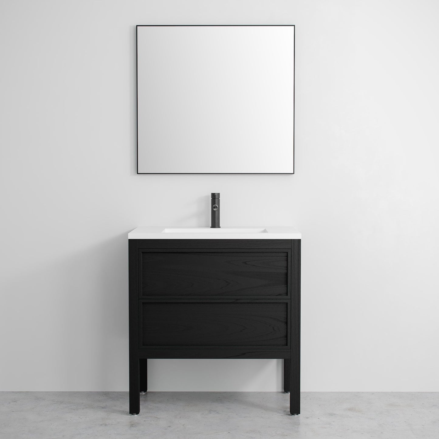 Luxe Matte Black Mirror 700mm