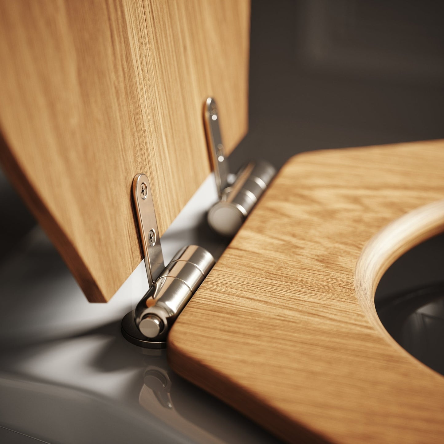Portland High Level Traditional Toilet with Solid Oak seat (Polished Nickel Fittings)