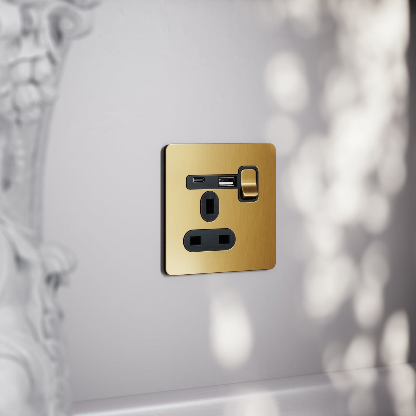 SlimTech Collection Brushed Gold 1 Gang 13A USB & USB-C Socket