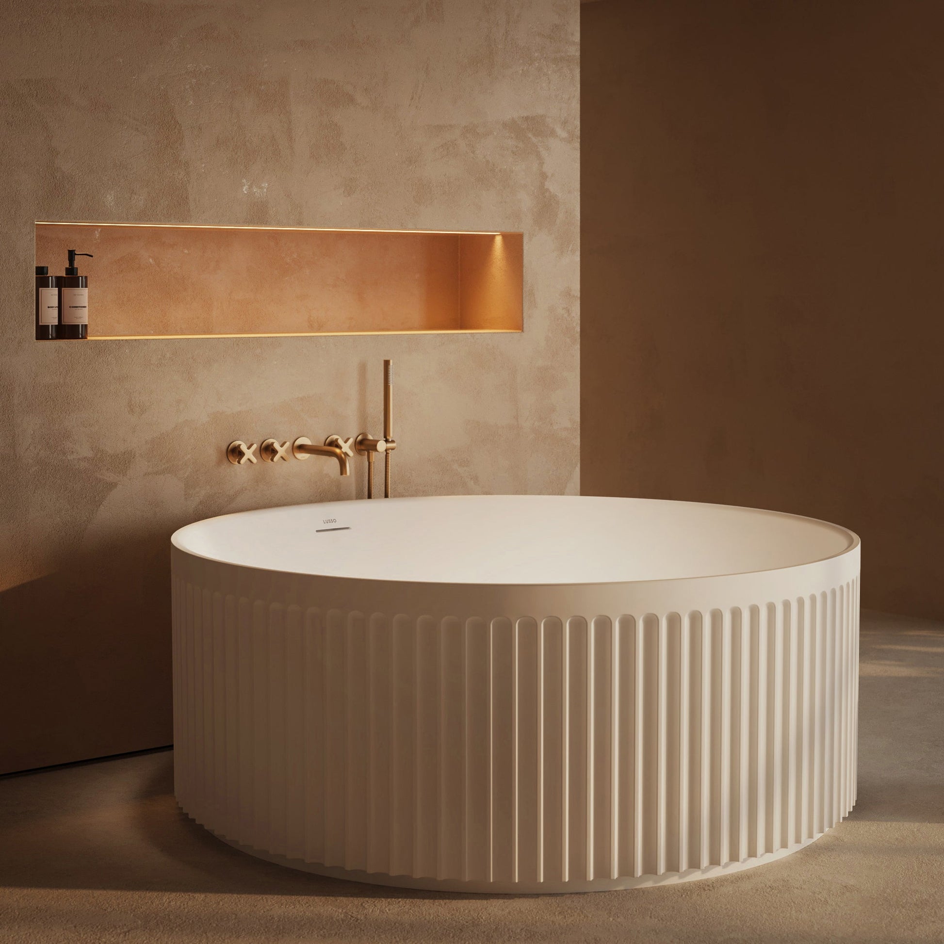 Lusso Light Jadore AirWave Round White Freestanding Bath 1500mm