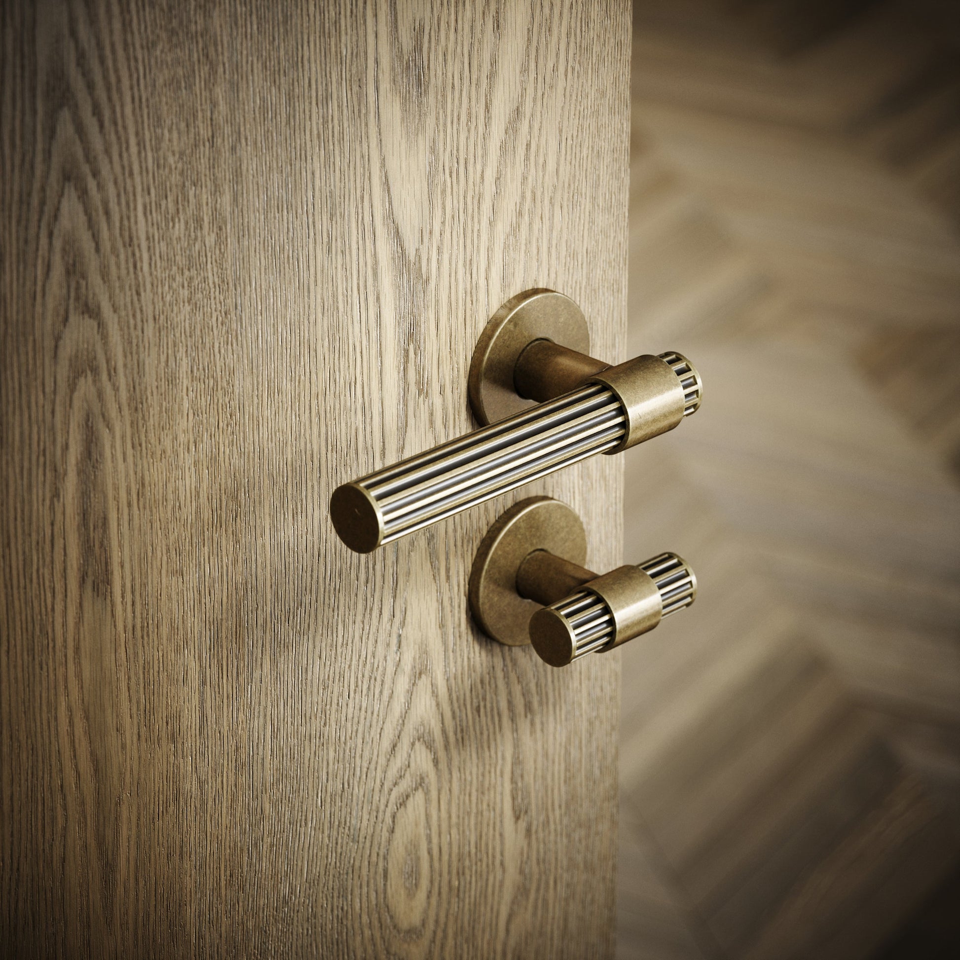 Royal Oak Aged Bronze Deep Flute Bathroom WC Handle & Round Thumbturn Set