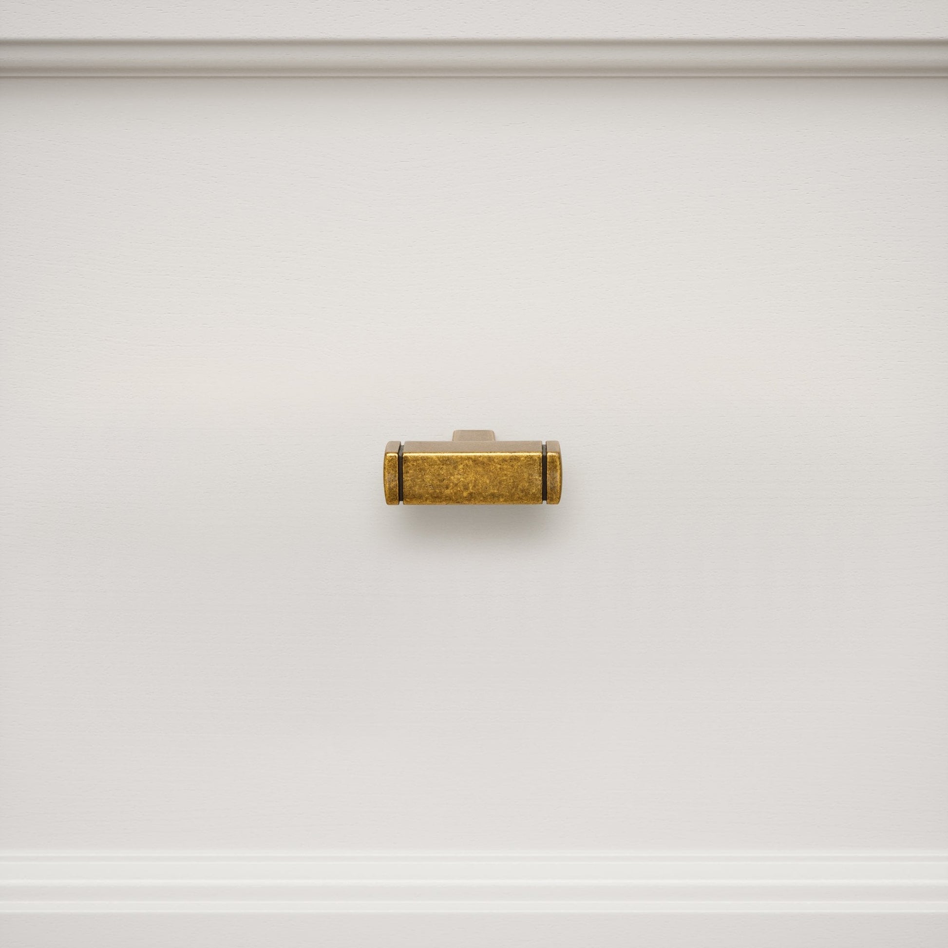 Bloomsbury Aged Bronze T-Bar Handle (46mm)