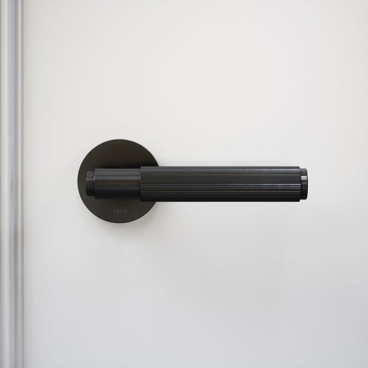 Dali Fluted Matte Black Door Handle and Hinge Bundle