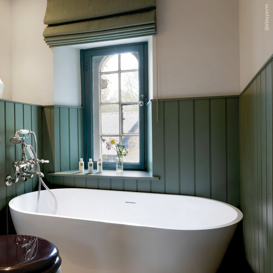 Kurv Freestanding Stone Bath 1600mm