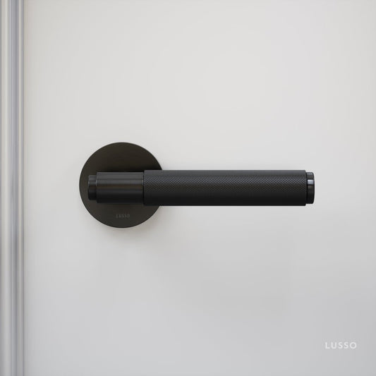 Luxe Knurled Matte Black Bathroom WC Door Handle Latch and Hinge Bundle