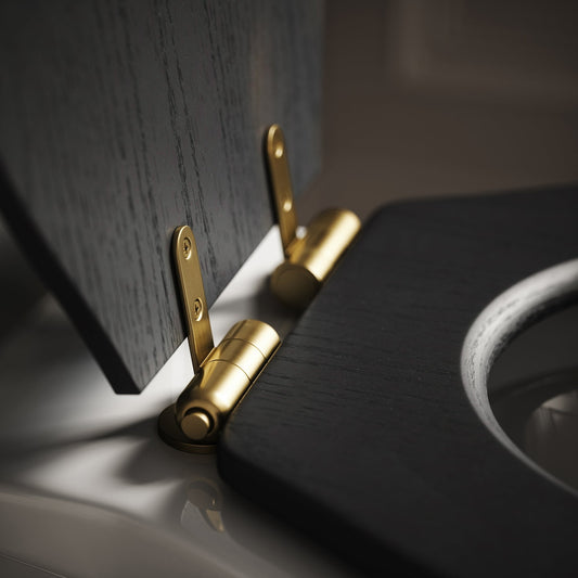 Portland High Level Traditional Toilet with Solid Oak Matte Black seat (Brushed Gold Fittings)