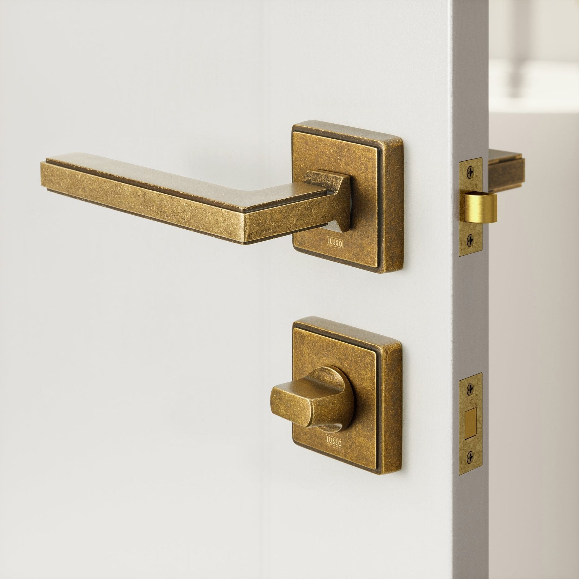 Surrey Aged Bronze WC Thumbturn with Latch